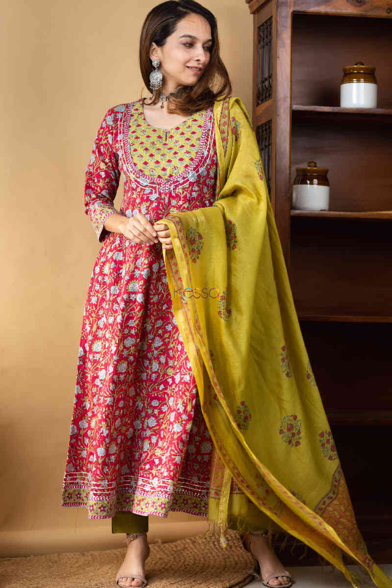 Image for Kusvaa Wsr240 Ranie Kalidaar Kurta And Dupatta Set 1 Front