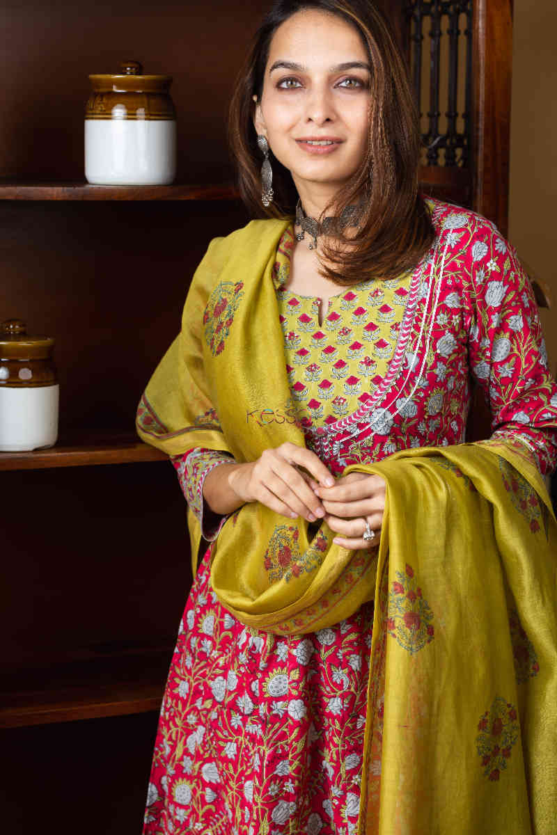 Image for Kusvaa Wsr240 Ranie Kalidaar Kurta And Dupatta Set 1 Top 1