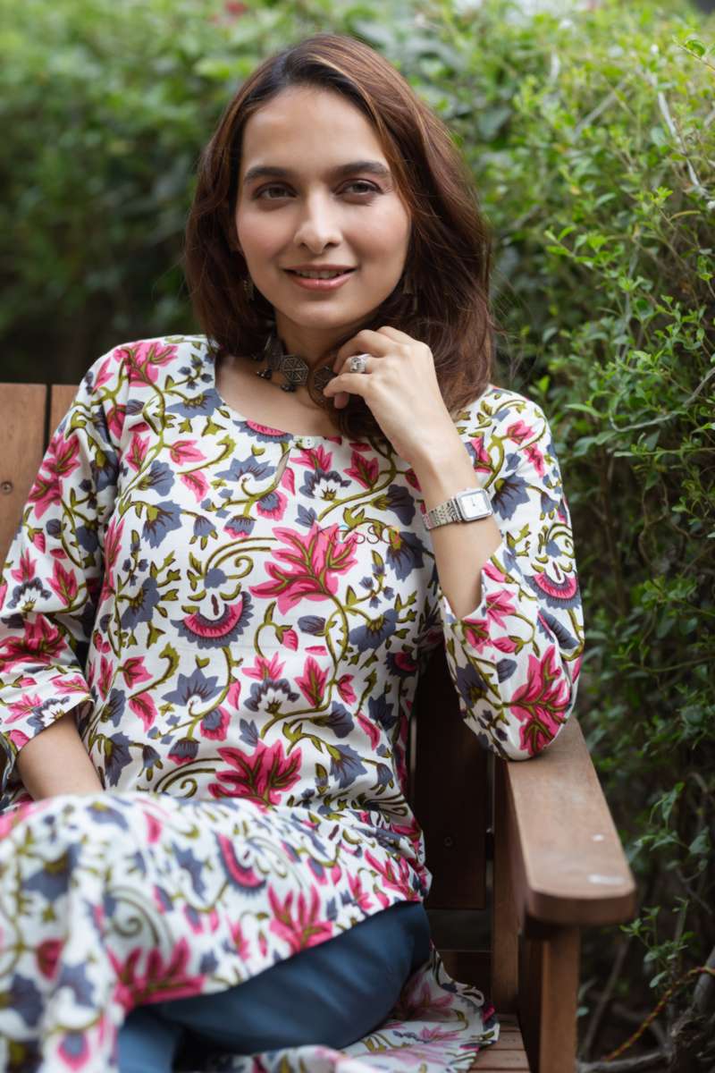 Image for Kusvaa De103 Multicolor Regular Straight Kurta Sitting