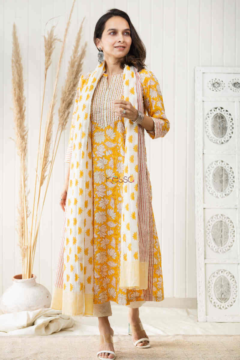 Image for Kusvaa Kuoj155 Arpi A Line Kurta With Dupatta Set Front