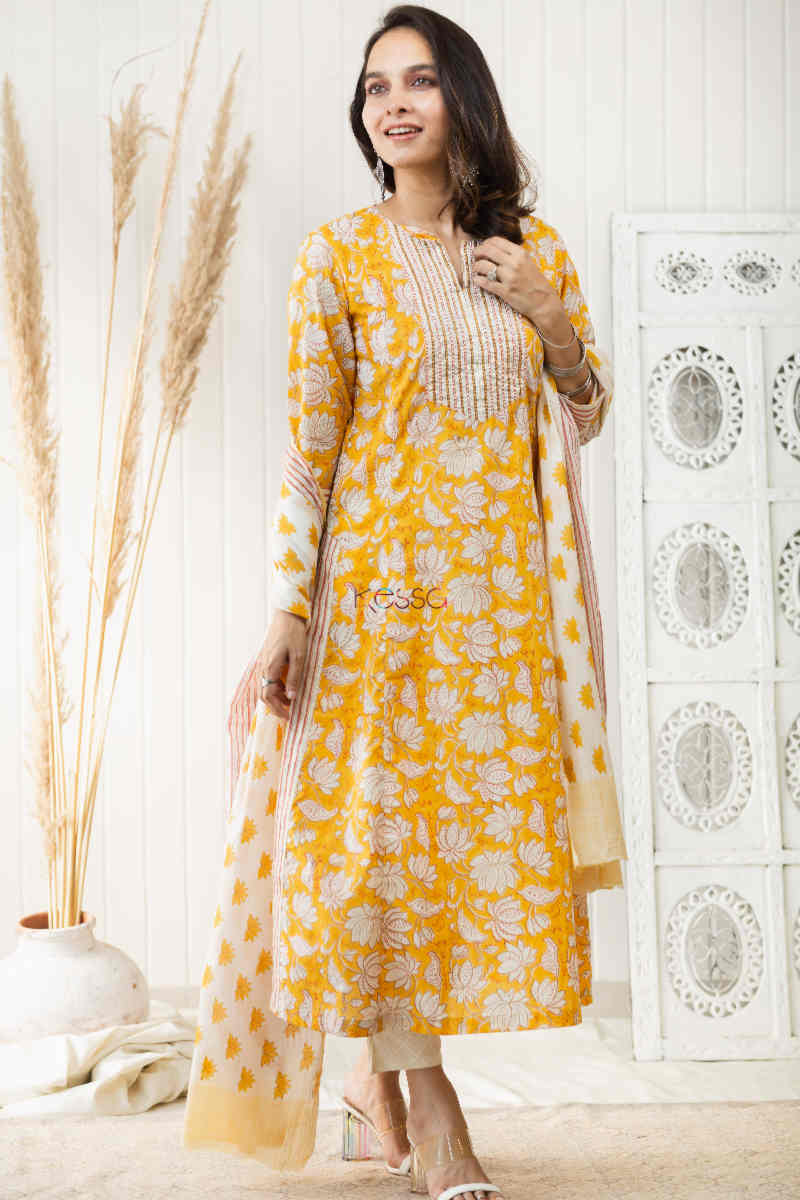 Image for Kusvaa Kuoj155 Arpi A Line Kurta With Dupatta Set Look