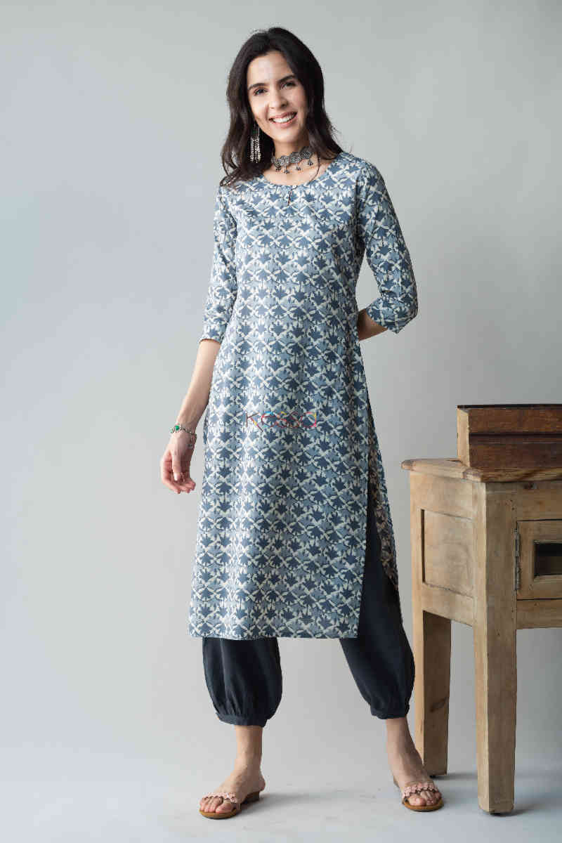 Image for Kusvaa Taf62 Chaitnik Straight Kurta Front 1
