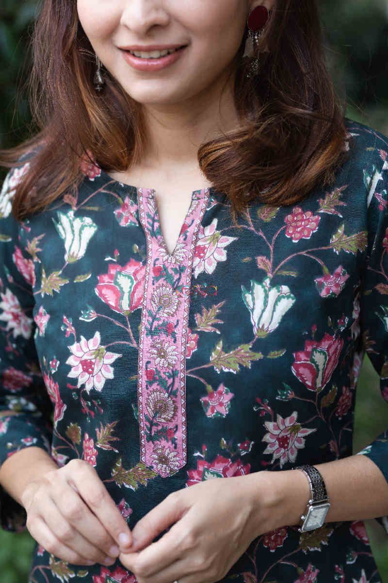 Image for Kusvaa Taf63 Dilbaro Straight Kurta Closeup