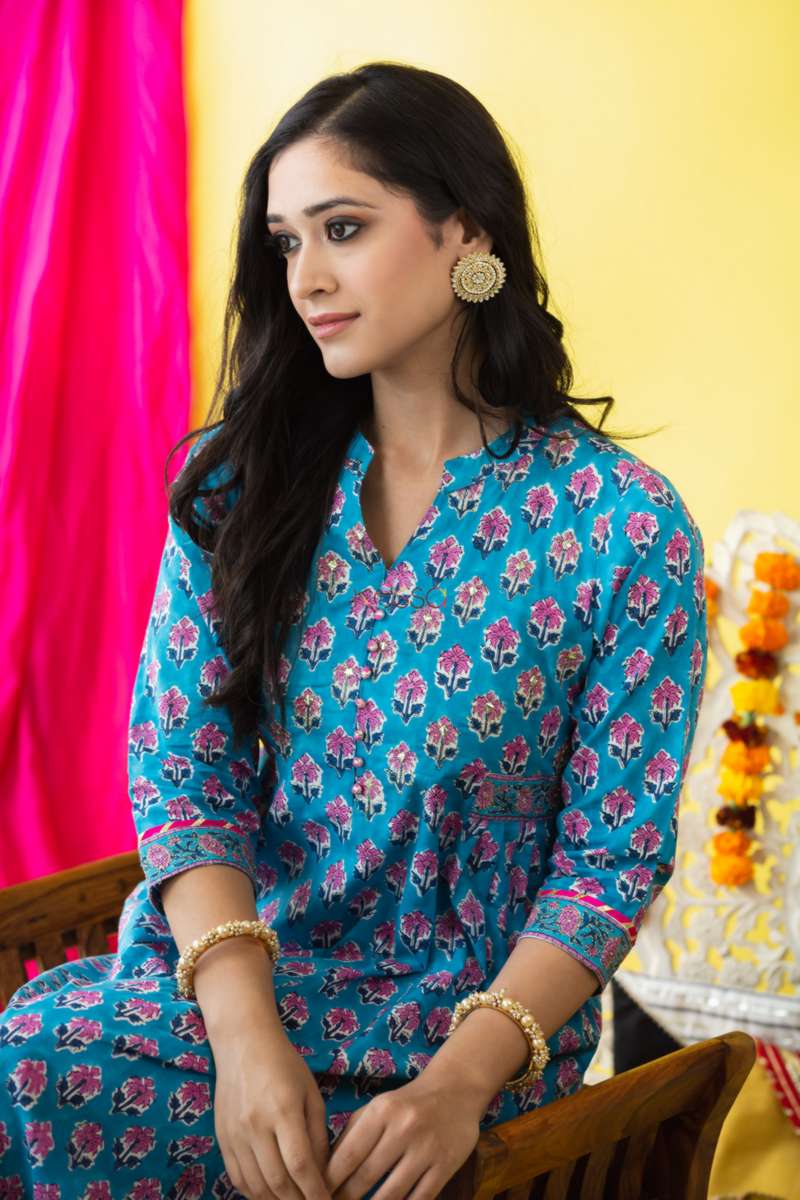 Image for Ws765 Araga A Line Kurta Sitting