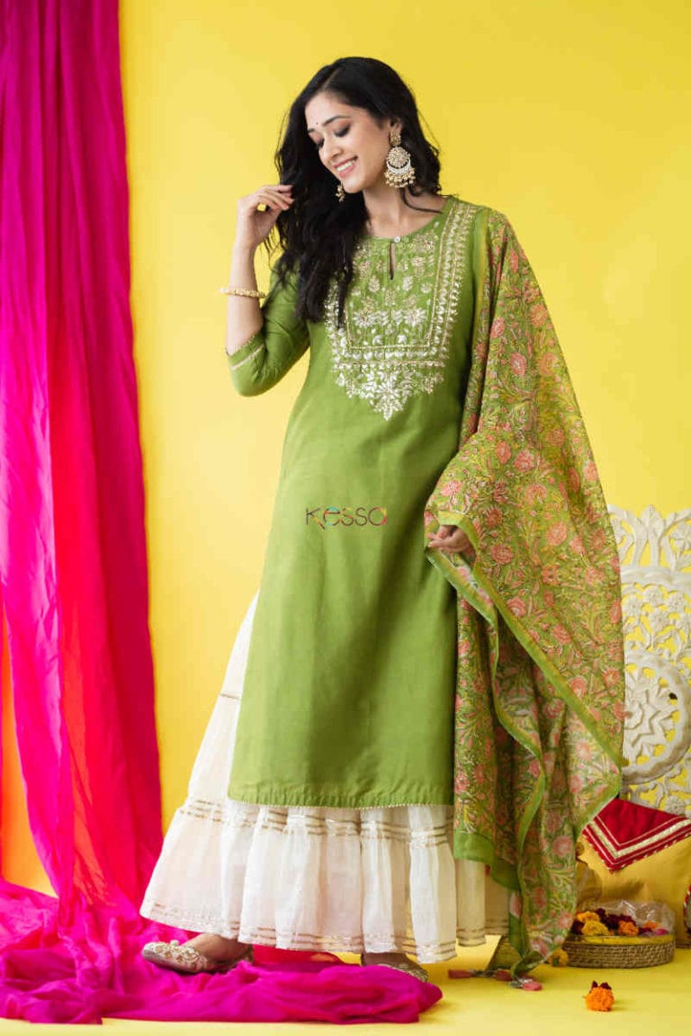 1. Nashmia Kurta Dupatta Set