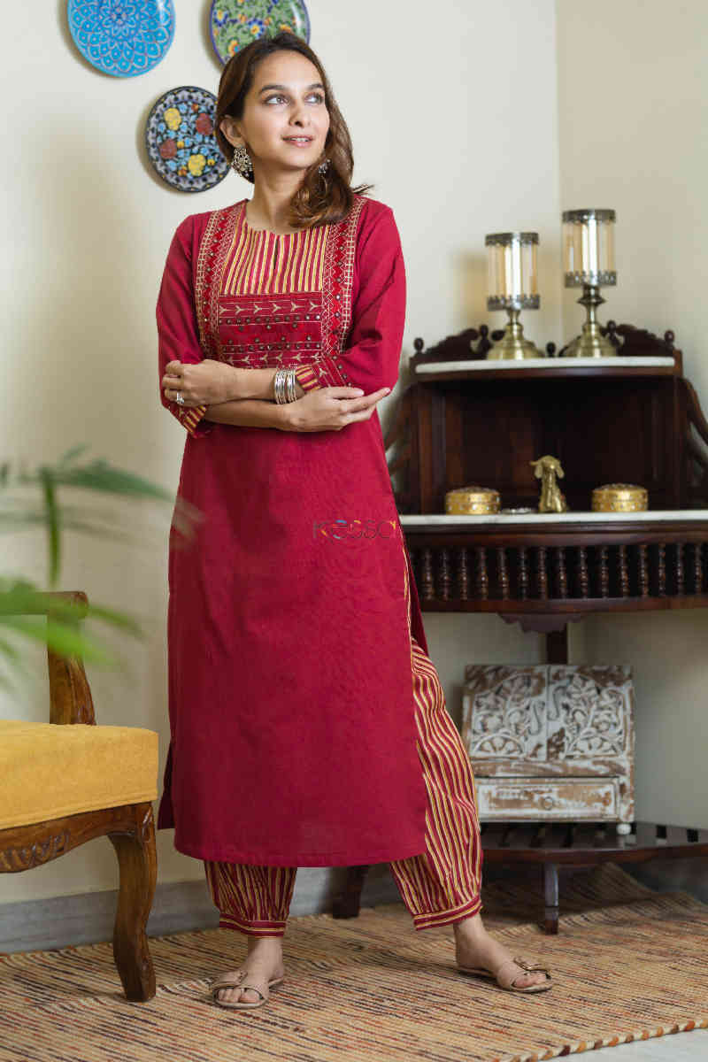 Image for Kusvaa Avdaf81 Vaheeda Salwar Kurta Look