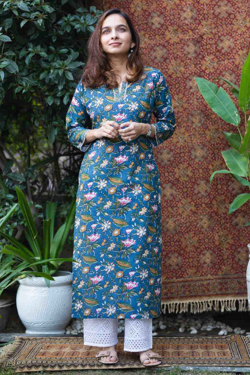 Image for Kusvaa De106 Junainah Straight Kurta Front