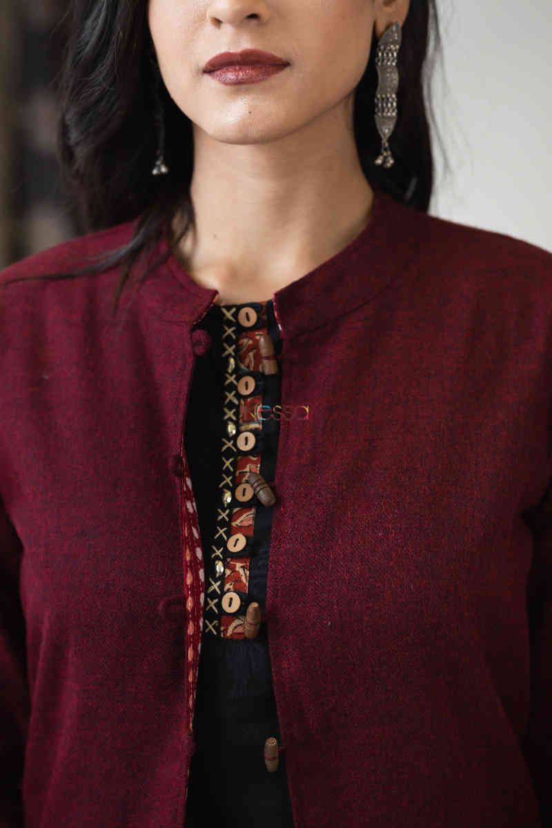 Image for Kusvaa Dej03 Tapas Reversible Jacket Closeup