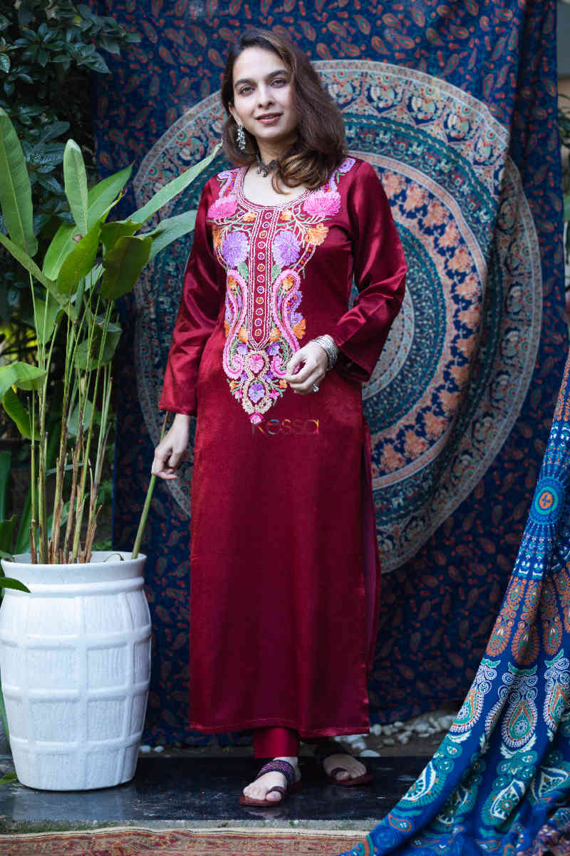 Image for Kusvaa Kcb41 Erina Maroon Mashru Kurta Pant Set Look