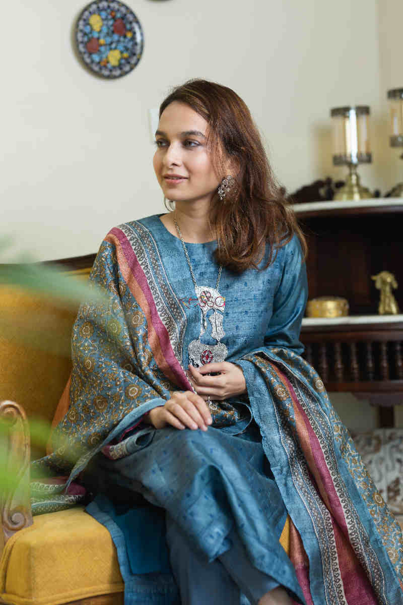 Image for Kusvaa Kuoj161 Atiya Kurta Dupatta Set Sitting 1