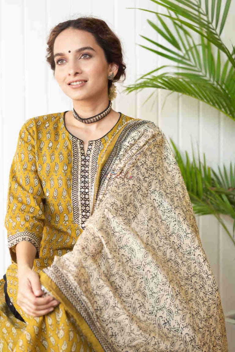 Malha Straight Kurta And Dupatta Set