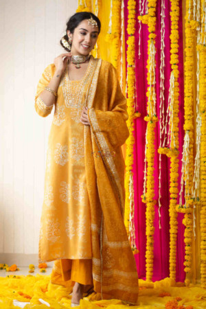 Image for Kusvaa Vcr88 Ophira Kurta With Dupatta Set Featured