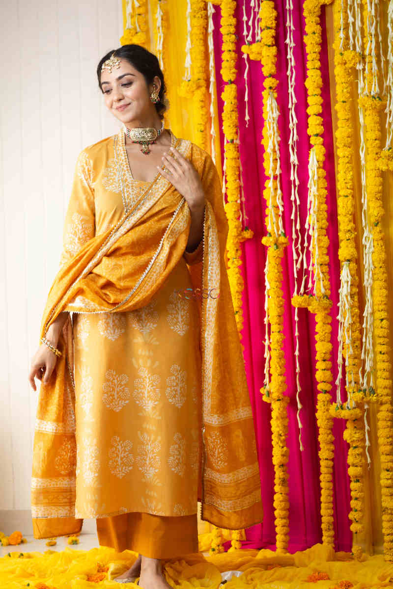 Image for Kusvaa Vcr88 Ophira Kurta With Dupatta Set Front
