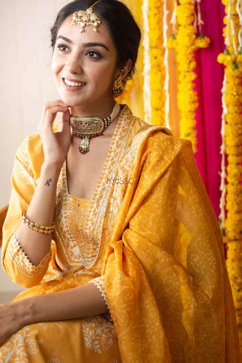 Image for Kusvaa Vcr88 Ophira Kurta With Dupatta Set Sitting