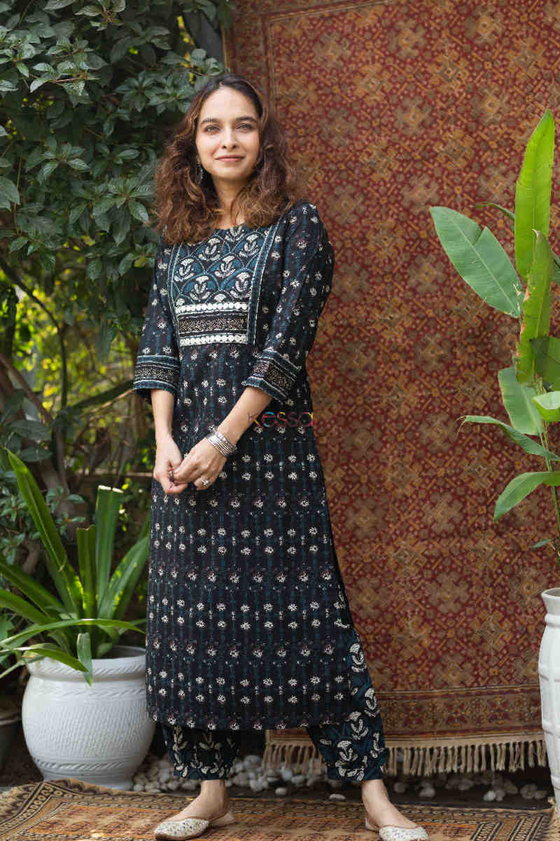 Image for Kusvaa Avdaf82 Hiral Kurta Pant Set Front