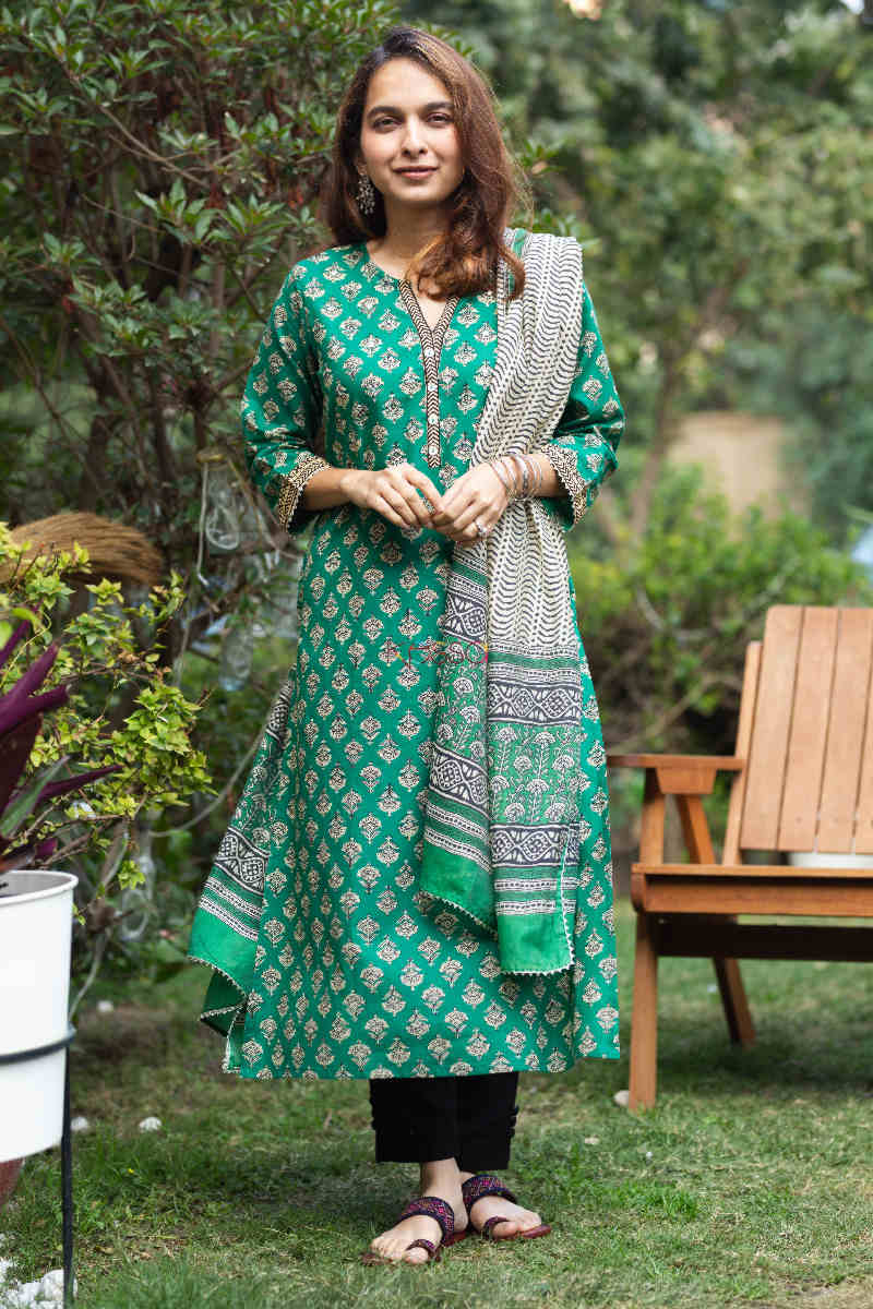 Image for Kusvaa Vcr91 Purna Straight Kurta Dupatta Set 1 Featured