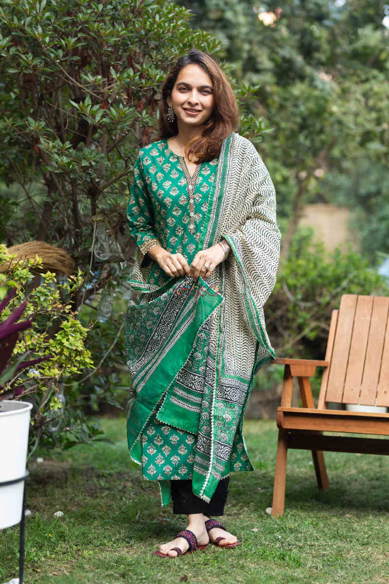 Image for Kusvaa Vcr91 Purna Straight Kurta Dupatta Set 1 Front