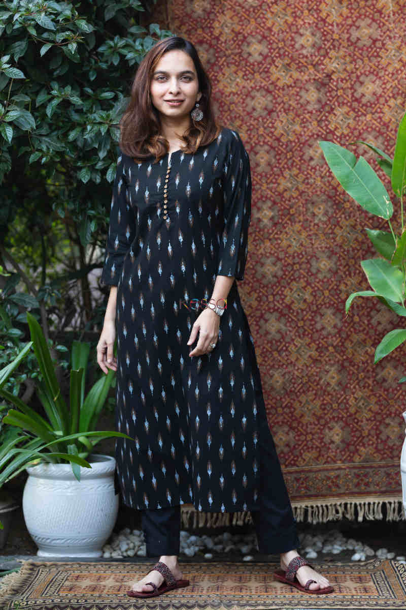 Image for Kusvaa Vcr92 Arit Regular Straight Kurta Front