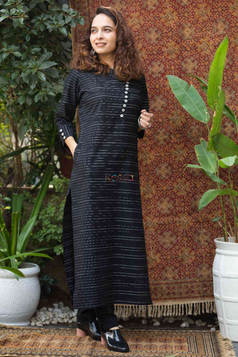 Image for Kusvaa Ws788 Aarini South Handloom Straight Fit Kurta Look