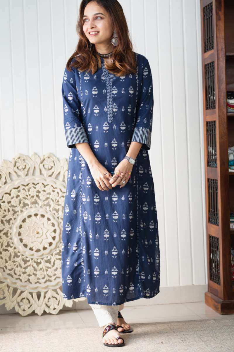 Image for Kusvaa Wsr179 Padmini Indigo Cotton Kurta With Handblock Print New Front