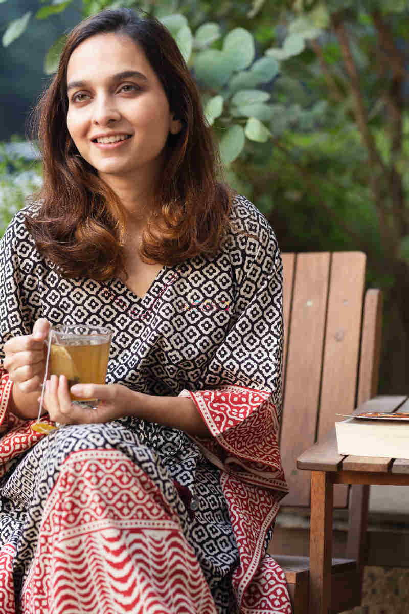 Image for Kusvaa Wsr251 Vyasti Block Printed Kaftan Sitting 1