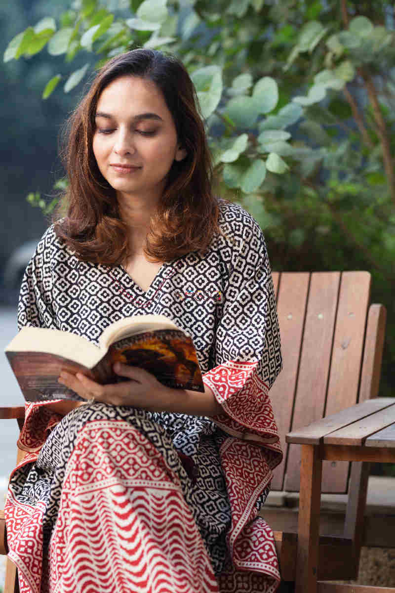 Image for Kusvaa Wsr251 Vyasti Block Printed Kaftan Sitting