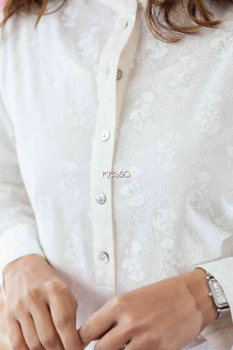 Image for Kusvaa Avdaf85 Ayoni White And Indigo Kurta Salwar Set Closeup