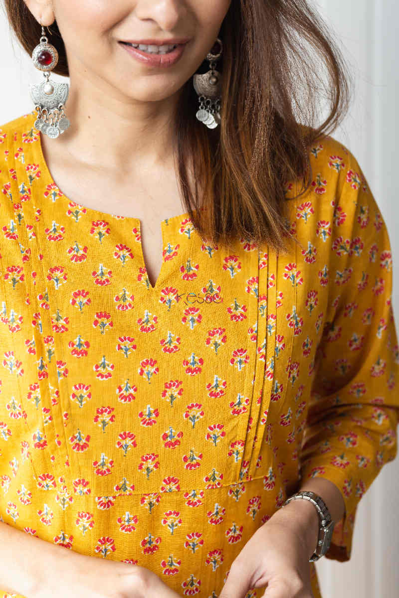 Image for Kusvaa De113 Hrimati Straight Kurta Closeup
