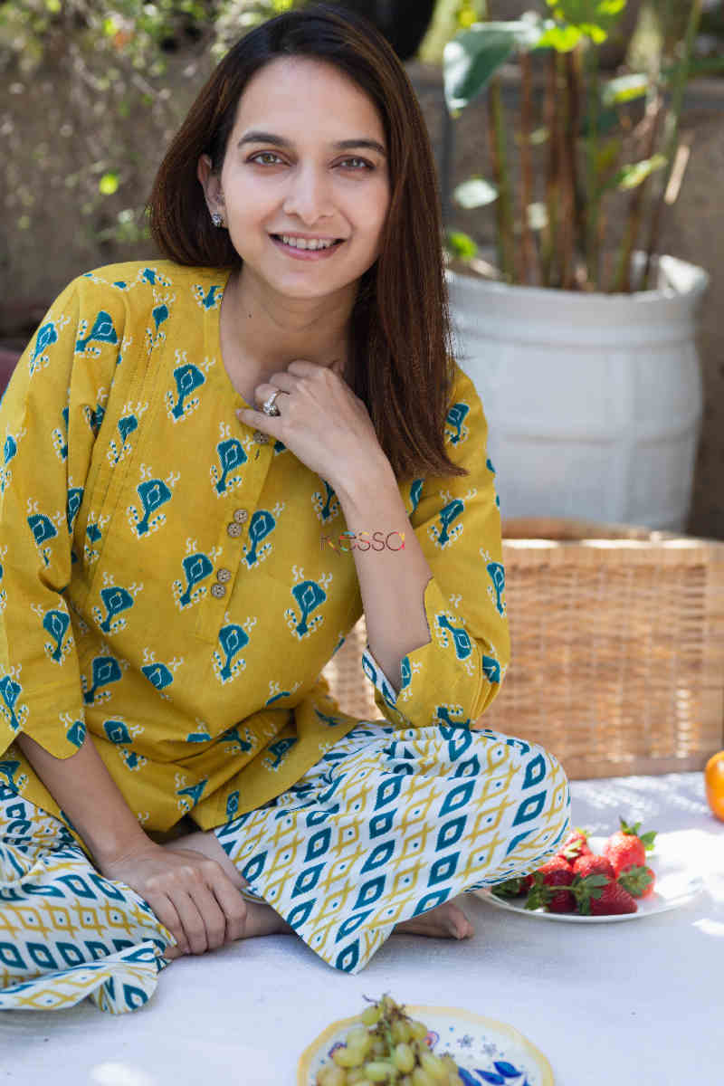 Image for Kusvaa De115 Oriana Jammies Set Sitting