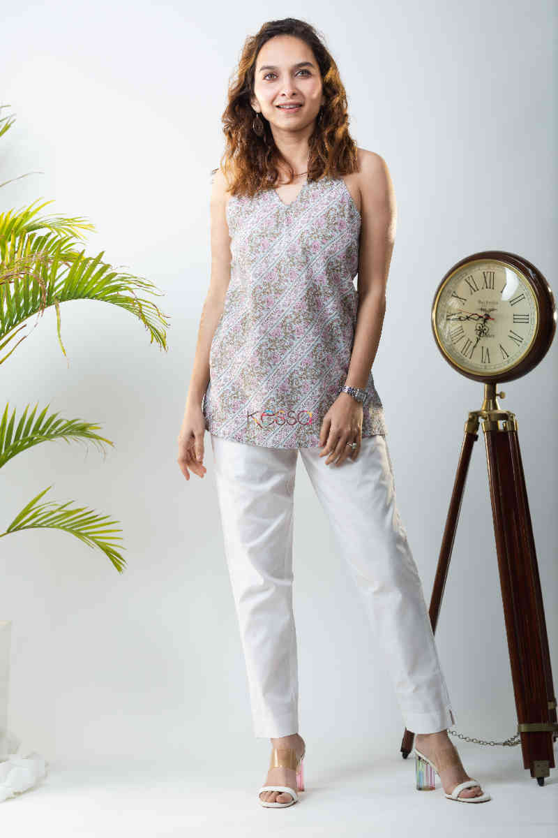 Image for Kusvaa Avdaf89 Amba Short Racer Back Top Look