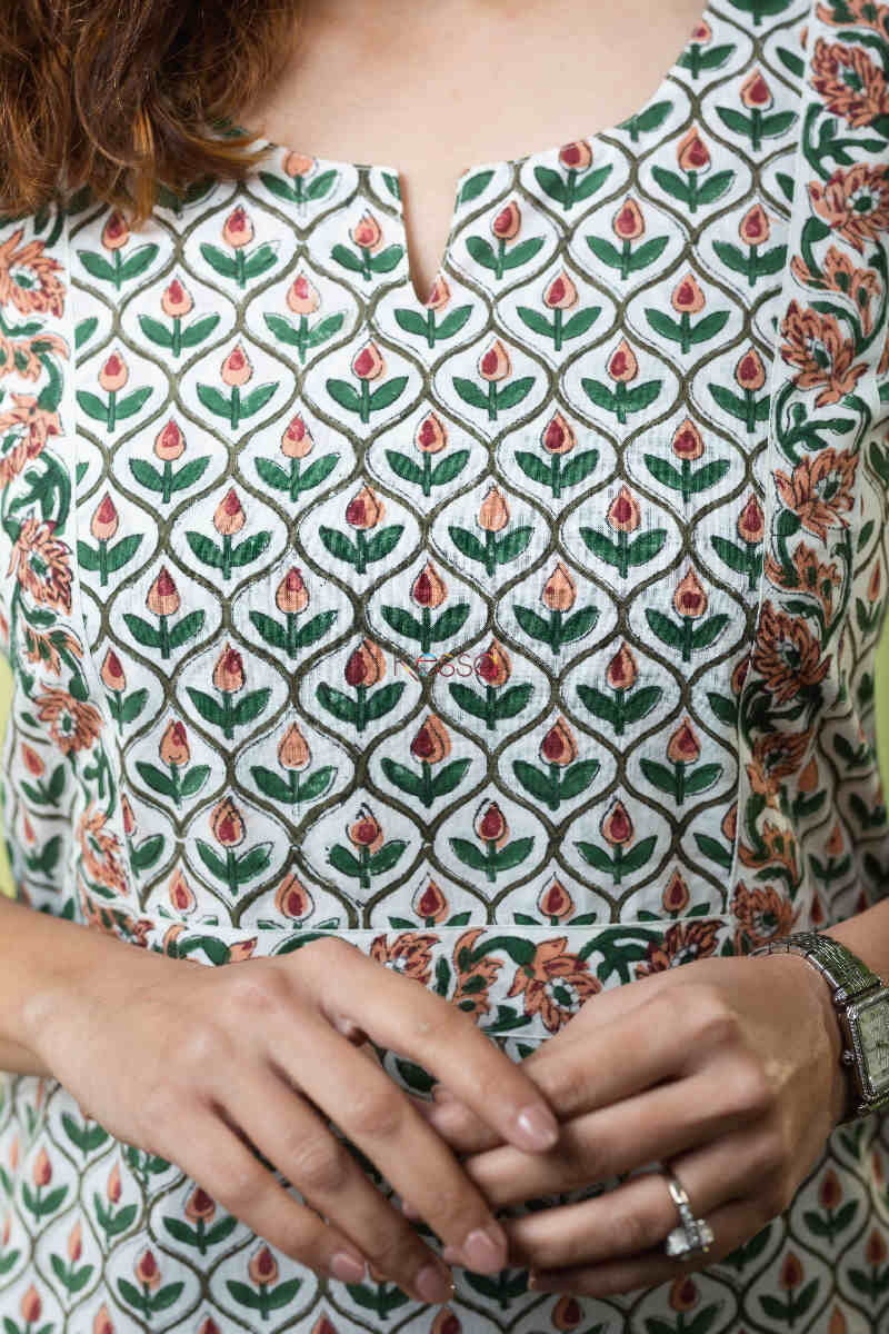 Image for Kusvaa De118 Mrinal Block Print Straight Fit Kurta Closeup