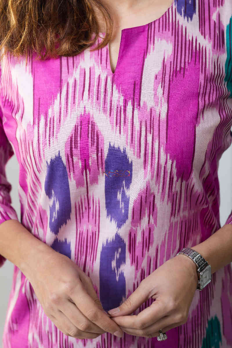 Image for Kusvaa De122 Muktida Ikkat Print Regular Wear Kurta Closeup