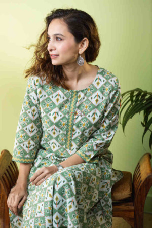Image for Kusvaa Vcr99 Trayi Regular Wear Kurta Featured