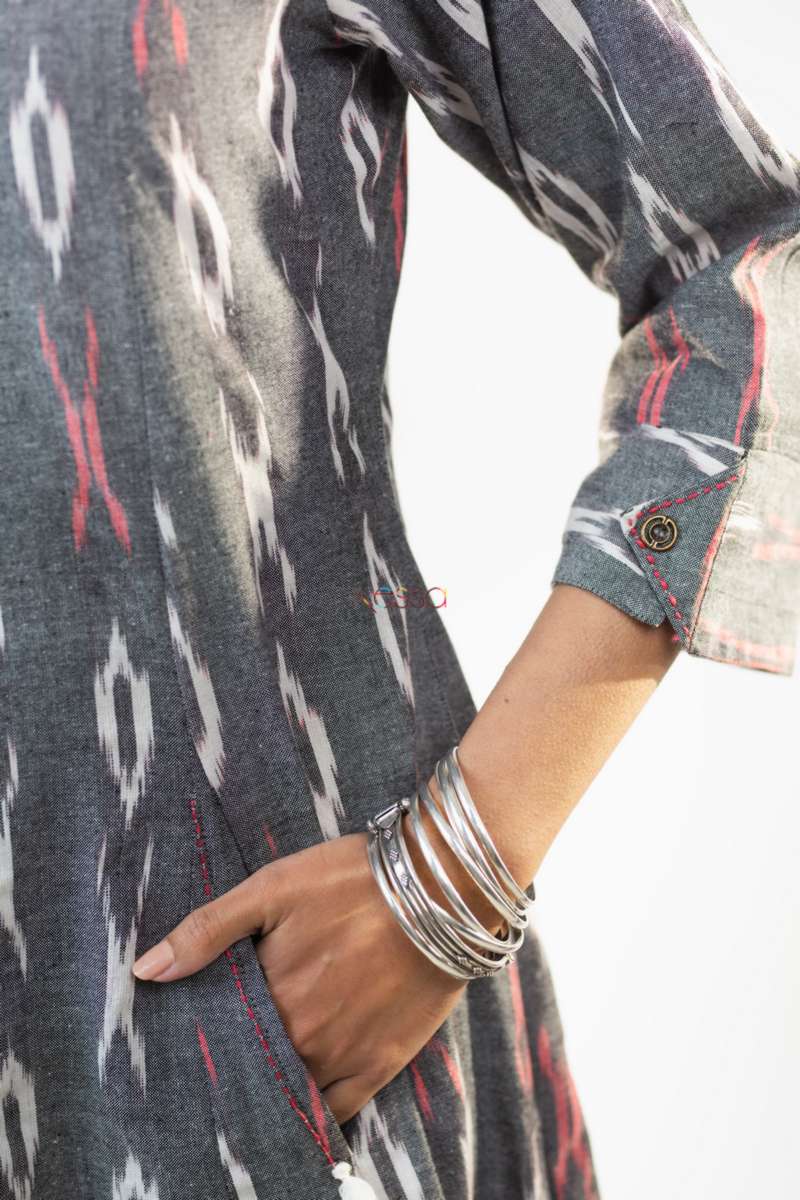 Image for Kusvaa Ws820 Gloria Ikkat Cotton Dress With Necklace Closeup Side