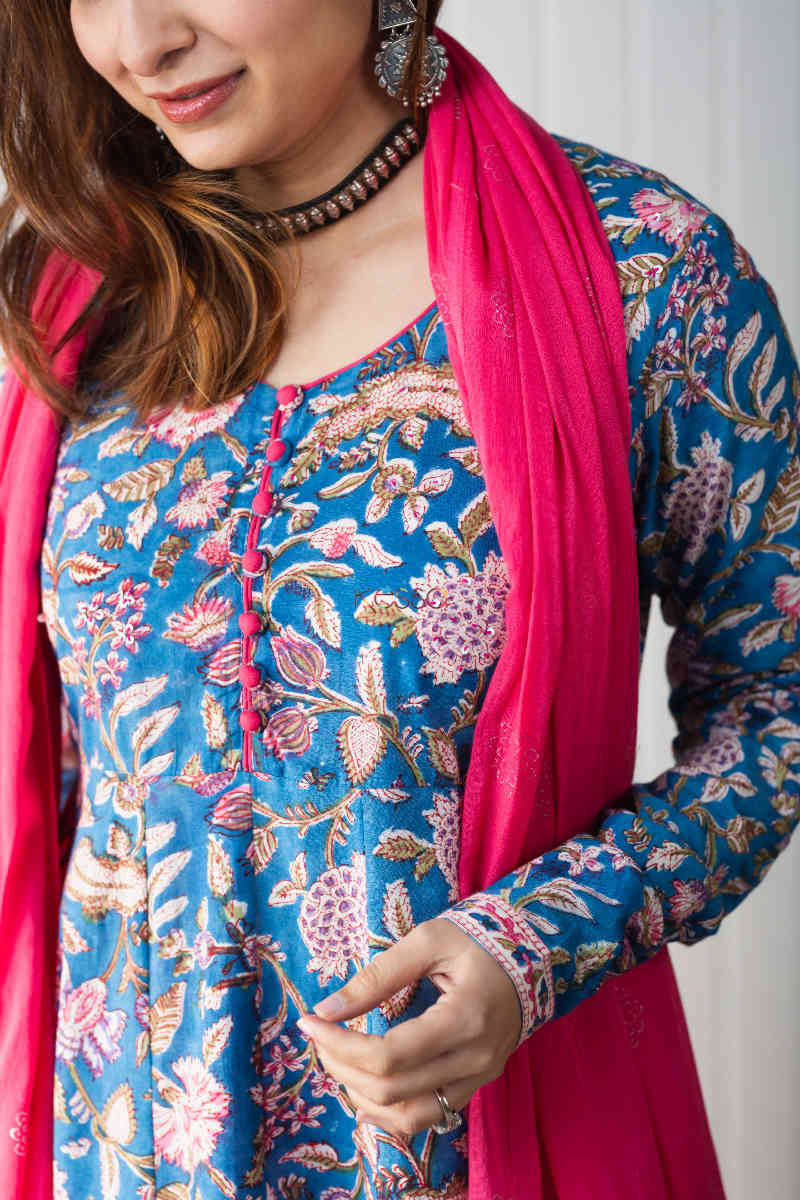 Image for Kusvaa Wsr262 Artha Kalidaar A Line Kurta With Dupatta Closeup
