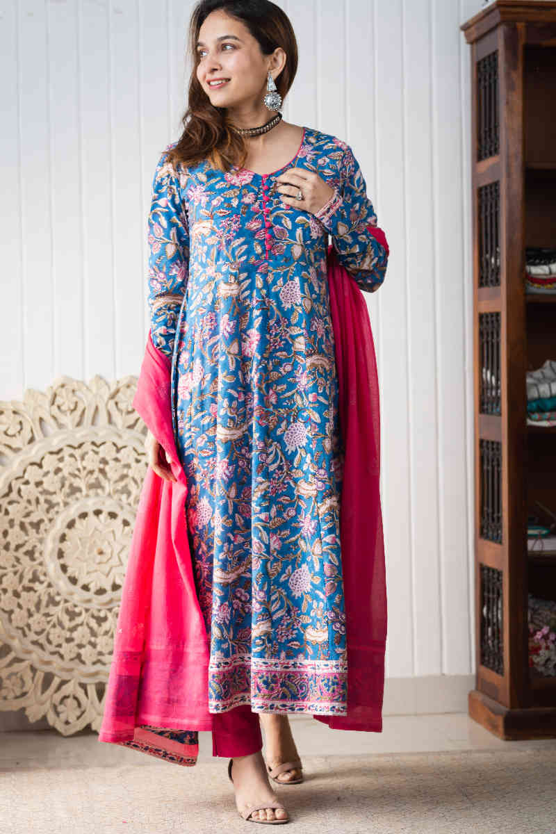 Image for Kusvaa Wsr262 Artha Kalidaar A Line Kurta With Dupatta Front