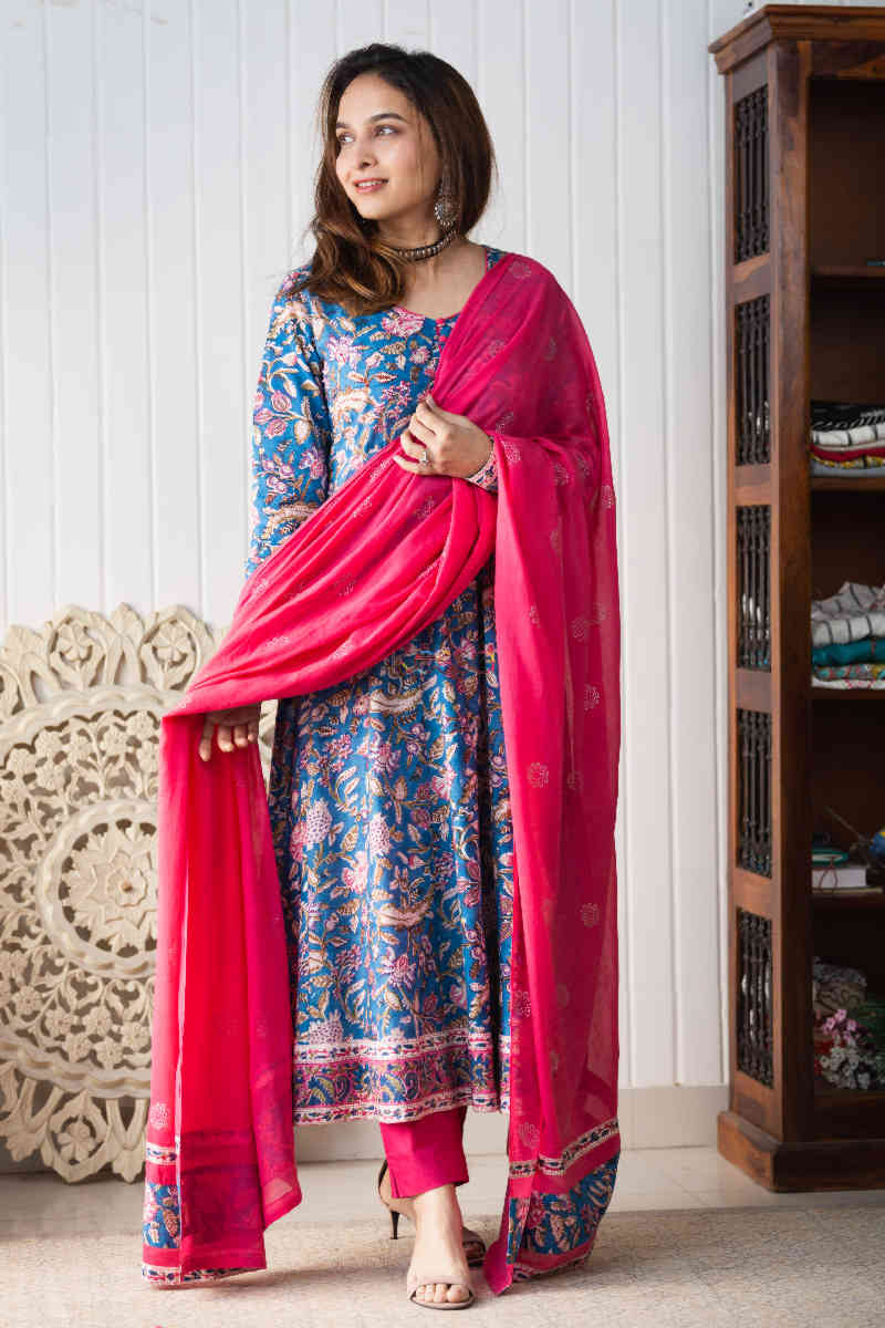 Image for Kusvaa Wsr262 Artha Kalidaar A Line Kurta With Dupatta Look 1