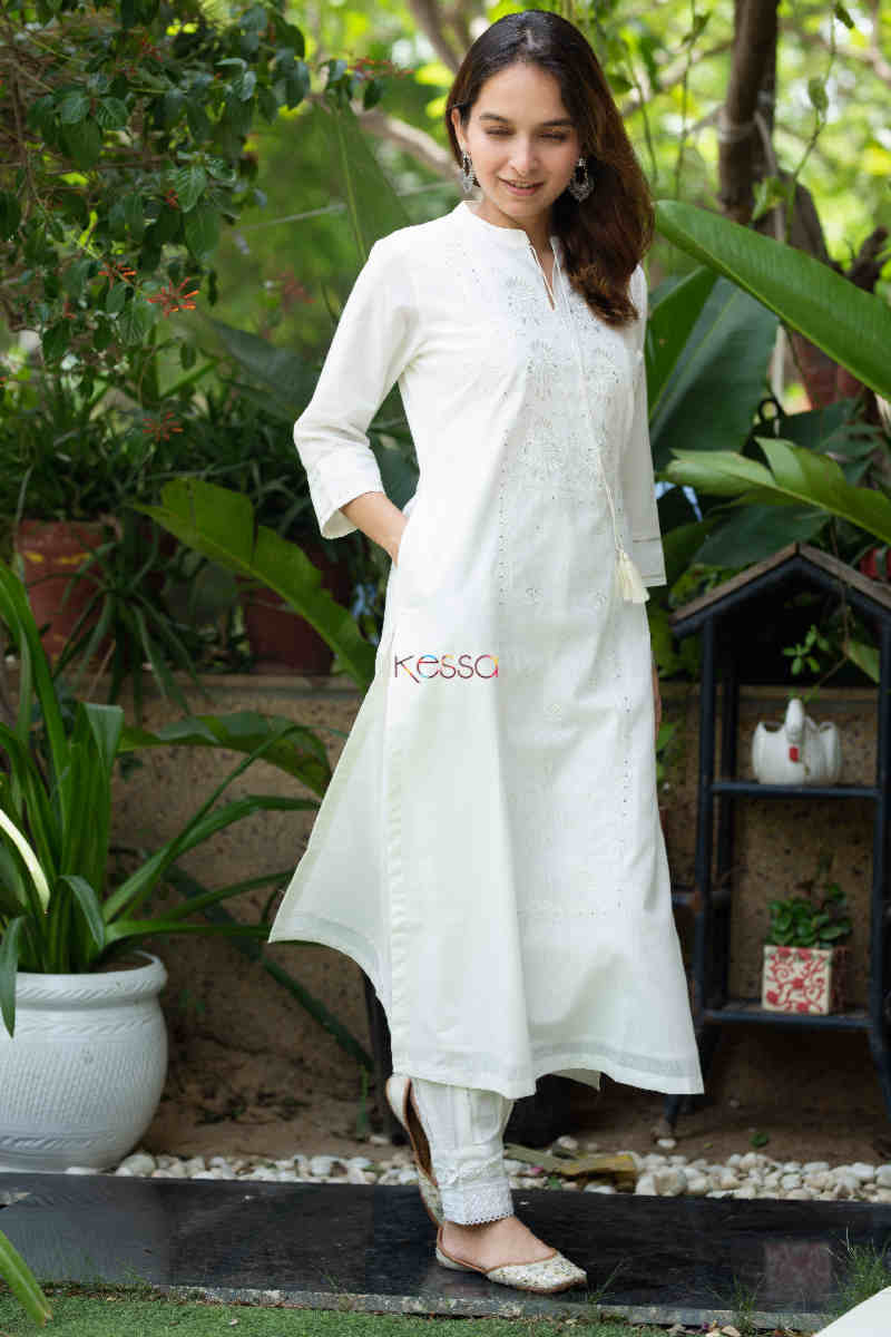 Image for Kusvaa Avdaf96 Moha Nayaki Cotton Dobby Embroidery Kurta Side