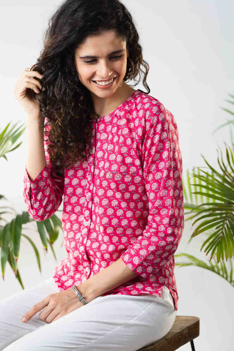 Image for Kusvaa Avdaf98 Mughdha Short Block Print Top Sitting