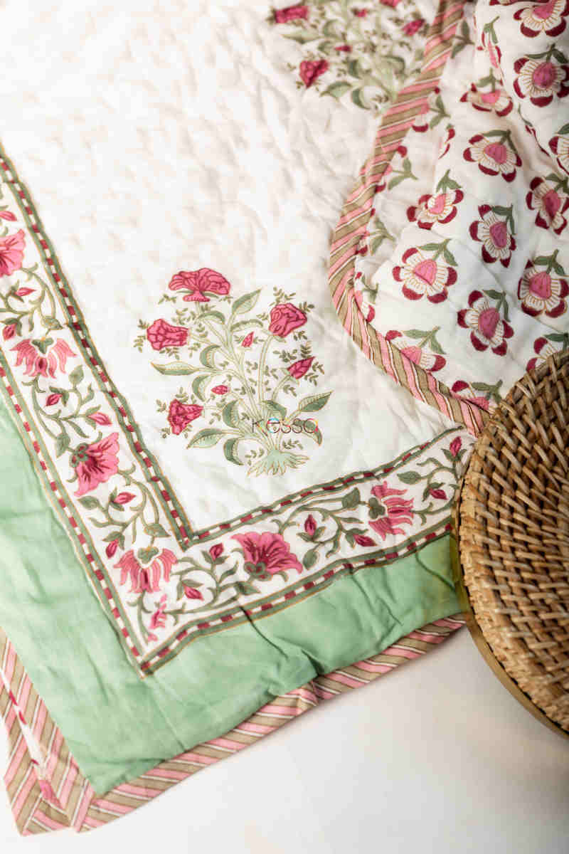 Image for Kusvaa Kaq172 Medium Carmine And Pixie Green Double Bed Quilt Closeup