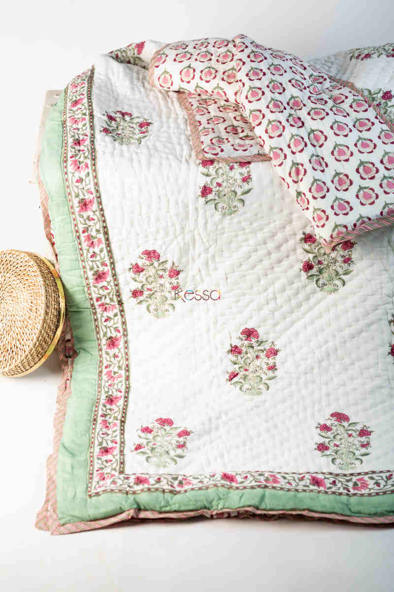 Image for Kusvaa Kaq172 Medium Carmine And Pixie Green Double Bed Quilt Featured