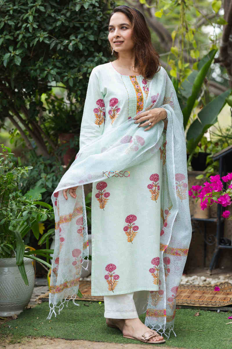 Image for Kusvaa Vcr106 Dhira Straight Fit Kurta With Kota Doria Dupatta Look