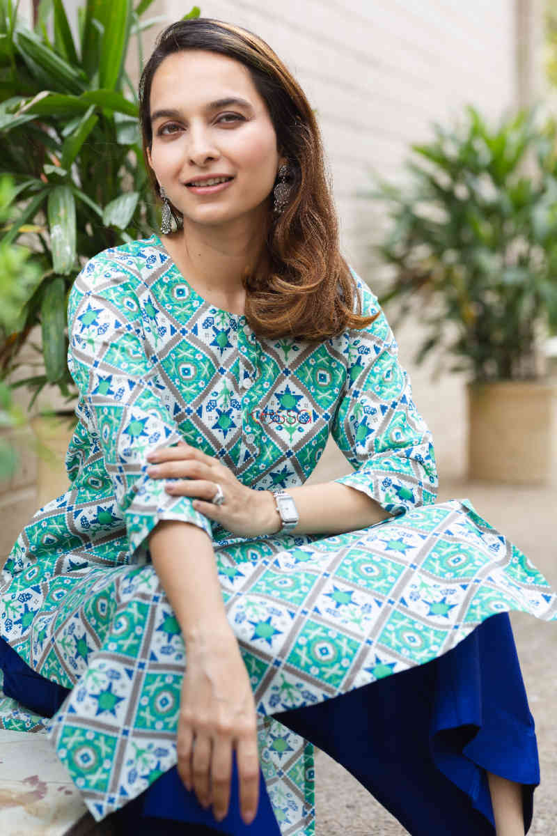 Image for Kusvaa Vcr109 Dharasuta Regular Wear Kurta Sitting 1