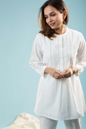 Image for Kusvaa Avdaf102 Vinidra Crotia Dobby Based Short Kurti Featured