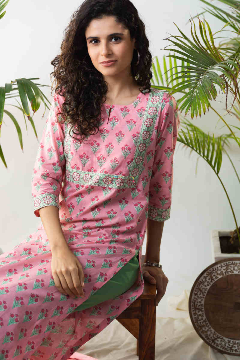 Image for Kusvaa Avdaf103 Ramya Cotton Straight Fit Kurta Sitting
