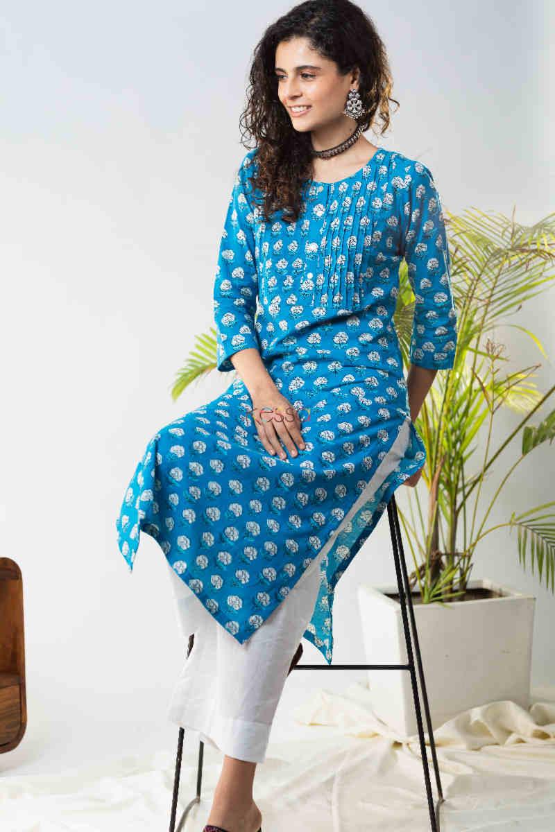 Image for Kusvaa De128 Ayyai Screen Printed Straight Fit Kurta Featured