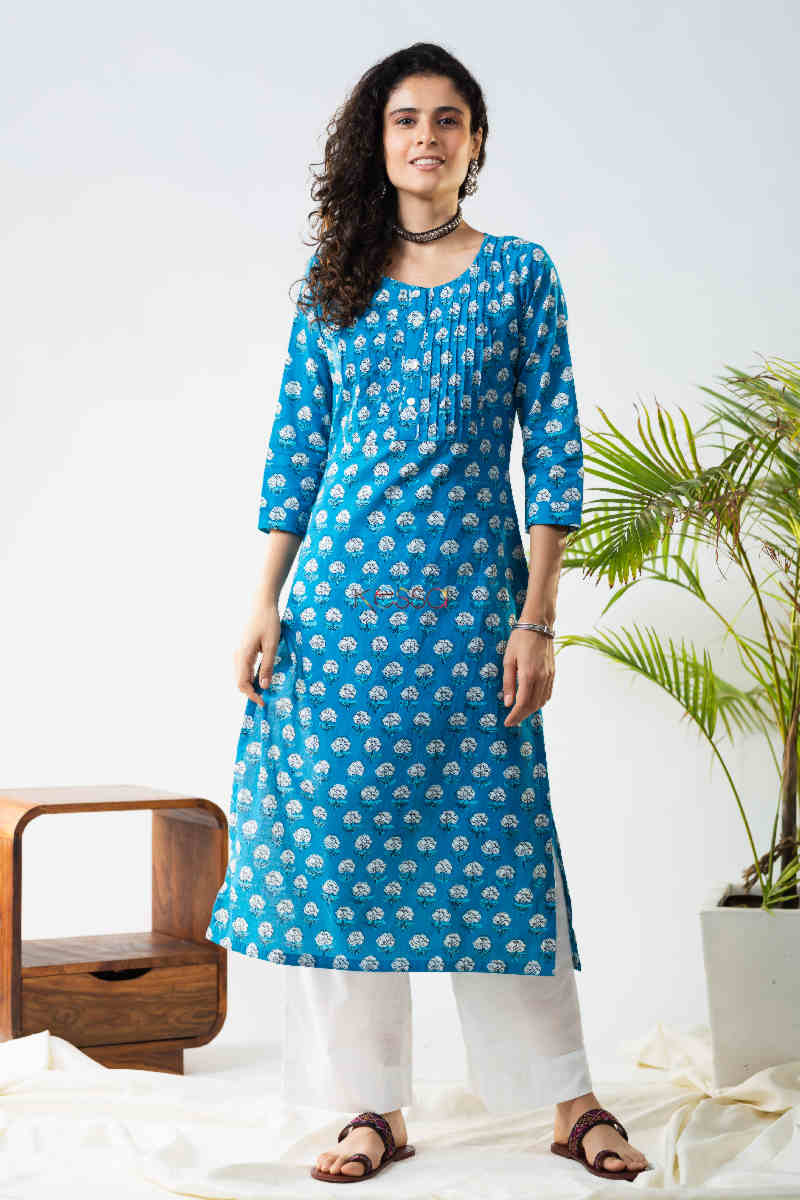 Image for Kusvaa De128 Ayyai Screen Printed Straight Fit Kurta Front