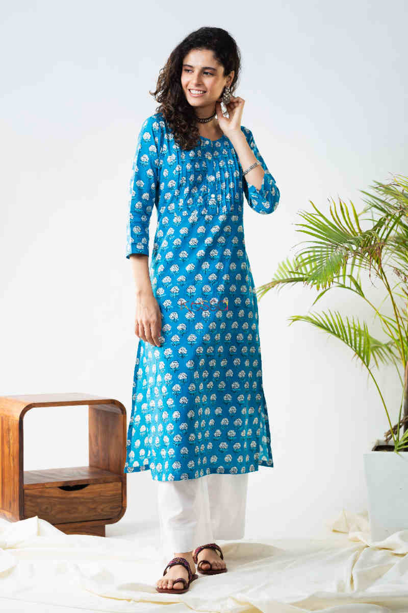 Image for Kusvaa De128 Ayyai Screen Printed Straight Fit Kurta Look