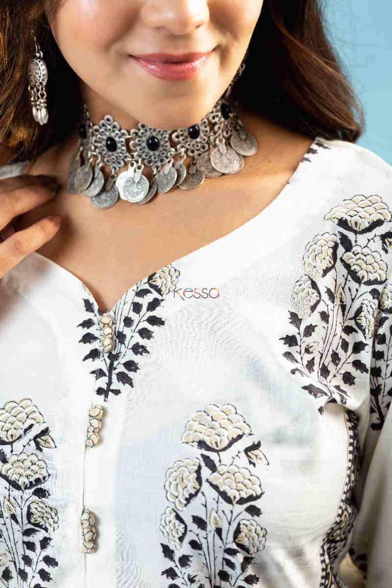 Image for Kusvaa Kuoj171 Kshobhini Kurta With Mulmul Dupatta And Pant Neck