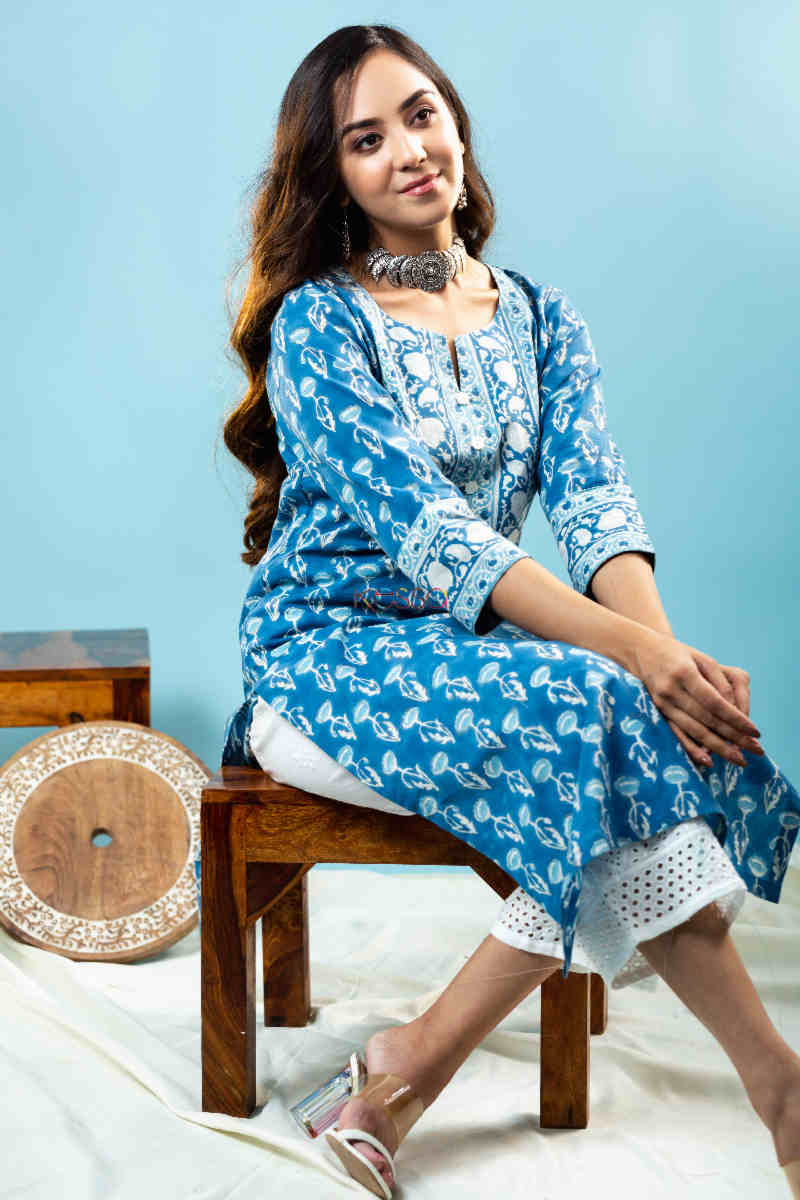 Image for Kusvaa Kuoj172 Ajita Cotton Kurta With Mulmul Dupatta Sitting Side